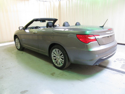 chrysler 200 convertible 2013 dk  gray limited 6 cylinders automatic 44883