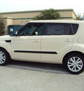 kia soul 2013 beige hatchback gasoline 4 cylinders front wheel drive automatic 32901