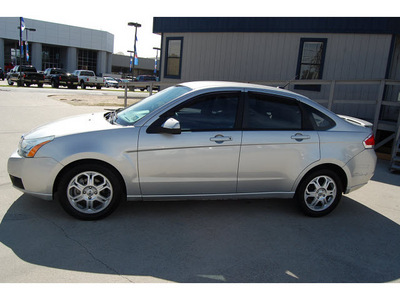 ford focus 2009 gray sedan ses gasoline 4 cylinders front wheel drive automatic with overdrive 77706