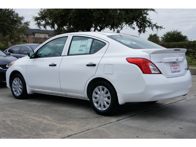 nissan versa 2013 white sedan 1 6 s plus gasoline 4 cylinders front wheel drive not specified 77477