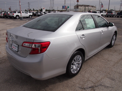 toyota camry 2012 silver sedan le gasoline 4 cylinders front wheel drive automatic 77521