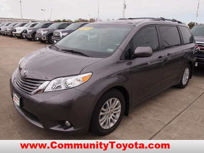 toyota sienna 2012 dk  gray van xle 7 passenger auto access se gasoline 6 cylinders front wheel drive automatic 77521