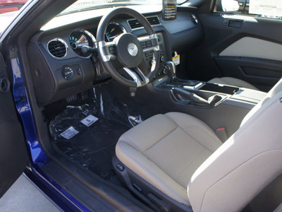 ford mustang 2013 blue coupe v6 6 cylinders automatic 75062