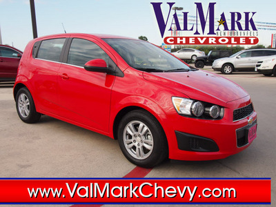 chevrolet sonic 2012 red hatchback lt gasoline 4 cylinders front wheel drive automatic 78130