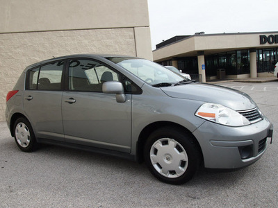 nissan versa 2007 gray hatchback 1 8 s gasoline 4 cylinders front wheel drive automatic with overdrive 76011