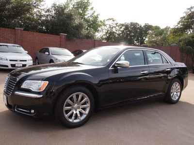 chrysler 300 2012 black sedan limited gasoline 6 cylinders rear wheel drive automatic 75080