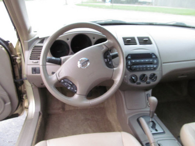 nissan altima 2002 beige sedan 2 5 s gasoline 4 cylinders front wheel drive automatic 45840