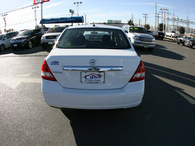 nissan versa 2011 white sedan 4 cylinders automatic 79925