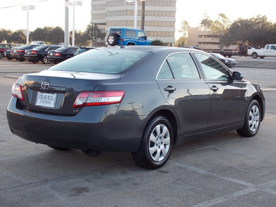 toyota camry 2011 gray sedan le 4 cylinders automatic with overdrive 77074