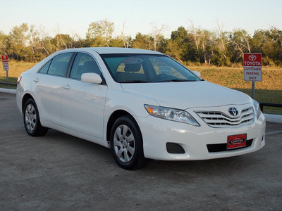 toyota camry 2011 white sedan le 4 cylinders automatic with overdrive 77074