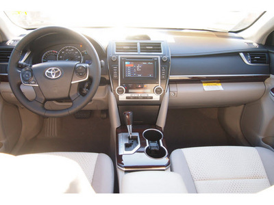 toyota camry 2012 gray sedan xle 4 cylinders automatic 77074