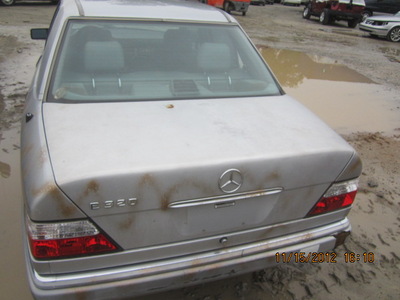 mercedes benz e320