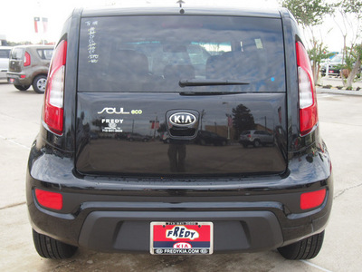 kia soul 2013 black hatchback soul gasoline 4 cylinders front wheel drive automatic 77034