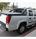 chevrolet avalanche 2005 white 1500 flex fuel 8 cylinders rear wheel drive automatic 76513