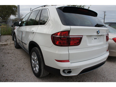 bmw x5 2013 white xdrive35i 6 cylinders automatic 78729