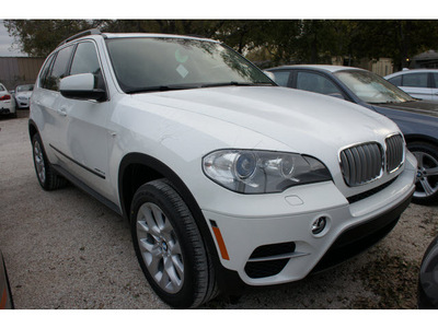 bmw x5 2013 white xdrive35i 6 cylinders automatic 78729