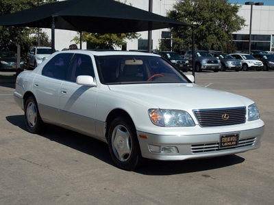 lexus ls 400 1998 white sedan gasoline v8 rear wheel drive automatic with overdrive 77074