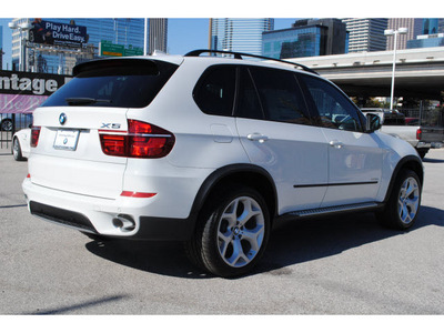 bmw x5 2013 white xdrive35i sport activity gasoline 6 cylinders all whee drive automatic 77002