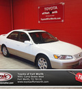 toyota camry 1998 white sedan xle v6 gasoline 6 cylinders front wheel drive automatic with overdrive 76116