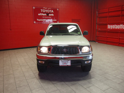 toyota tacoma 2004 silver prerunner v6 gasoline 6 cylinders rear wheel drive automatic with overdrive 76116