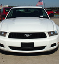 ford mustang 2010 white coupe v6 gasoline 6 cylinders rear wheel drive manual 77065