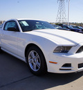 ford mustang 2013 white coupe v6 gasoline 6 cylinders rear wheel drive automatic 76108