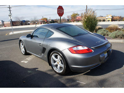 porsche cayman 2007 gray coupe gasoline 6 cylinders rear wheel drive 5 speed manual 08902