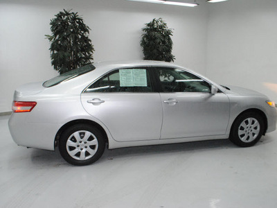 toyota camry 2010 silver sedan le gasoline 4 cylinders front wheel drive automatic 91731