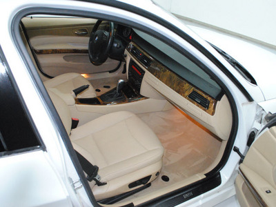 bmw 3 series 2006 white sedan 325i gasoline 6 cylinders rear wheel drive automatic 91731