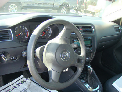 volkswagen jetta 2012 blue sedan 5 cylinders automatic 79936