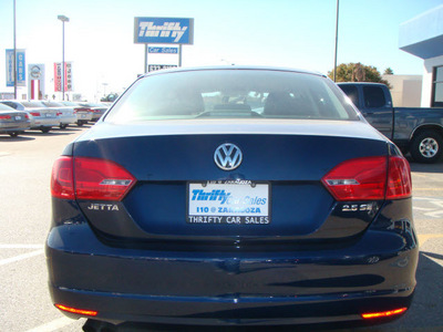 volkswagen jetta 2012 blue sedan 5 cylinders automatic 79936