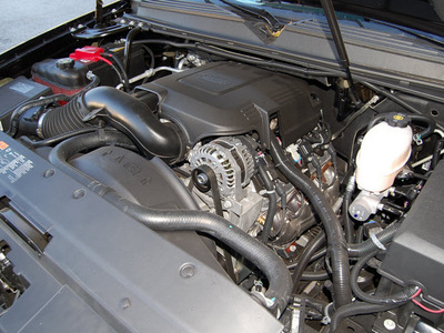chevrolet suburban 2013 black suv lt 2500 flex fuel 8 cylinders 4 wheel drive automatic 75067