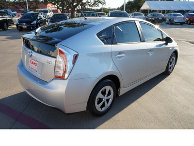 toyota prius 2013 classic silver hatchback two hybrid 4 cylinders front wheel drive automatic 78232
