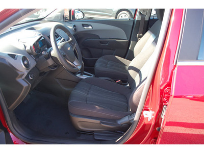 chevrolet sonic 2013 red sedan 4 cylinders 6 spd auto mylink touch lpo,cargo net 77090