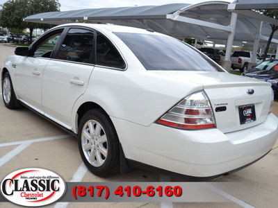 ford taurus 2009 white sedan se gasoline 6 cylinders front wheel drive automatic 76051