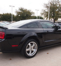 ford mustang 2006 black coupe gt premium gasoline 8 cylinders rear wheel drive 5 speed manual 76011
