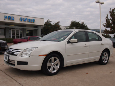 ford fusion 2009 white sedan se gasoline 4 cylinders front wheel drive automatic 76011