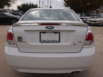 ford fusion 2009 white sedan se gasoline 4 cylinders front wheel drive automatic 76011