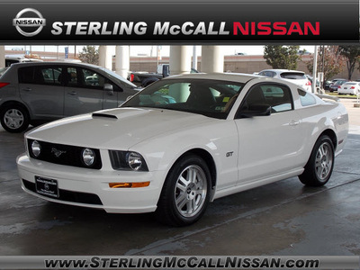 ford mustang 2008 white coupe gt premium gasoline 8 cylinders rear wheel drive automatic with overdrive 77477
