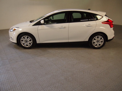 ford focus 2012 white hatchback se flex fuel 4 cylinders front wheel drive automatic 75219
