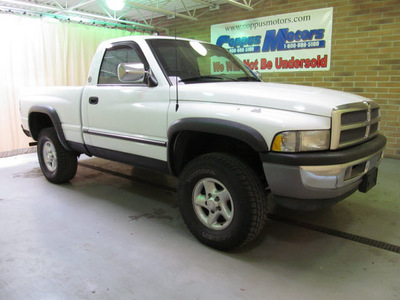 dodge 1500 ram 1996 white pickup truck 4x4 gasoline v8 4 wheel drive automatic with overdrive 44883
