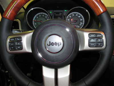 jeep grand cherokee 2013 gray suv overland gasoline 6 cylinders 4 wheel drive automatic 44883