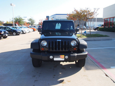 jeep wrangler unlimited 2011 black suv sport gasoline 6 cylinders 4 wheel drive automatic 75093