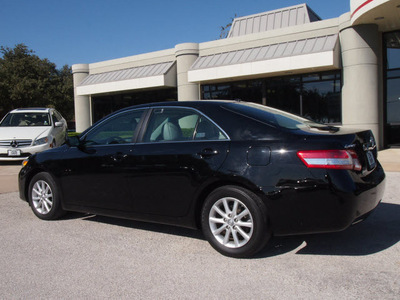 toyota camry 2010 black sedan xle gasoline 4 cylinders front wheel drive automatic 76011