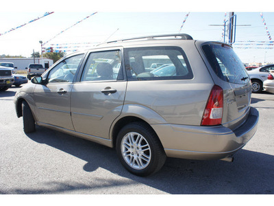 ford focus 2004 tan wagon ztw gasoline 4 cylinders front wheel drive automatic 78654