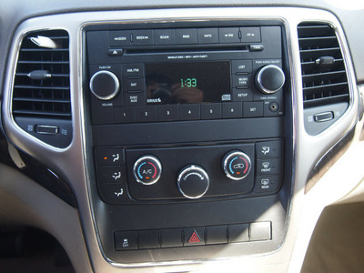 jeep grand cherokee 2012 white suv laredo gasoline 6 cylinders 2 wheel drive automatic 78016