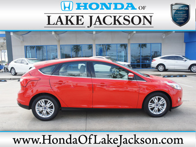 ford focus 2012 red hatchback sel flex fuel 4 cylinders front wheel drive not specified 77566