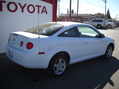chevrolet cobalt 2008 white coupe ls gasoline 4 cylinders front wheel drive automatic 79925