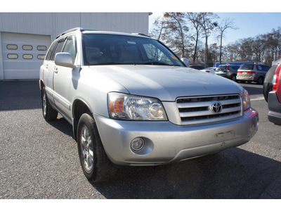 toyota highlander 2005 millennium silver suv w 3rd row gasoline 6 cylinders all whee drive automatic with overdrive 08750