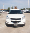 chevrolet traverse 2011 white suv lt w 1lt gasoline 6 cylinders all whee drive automatic 76137